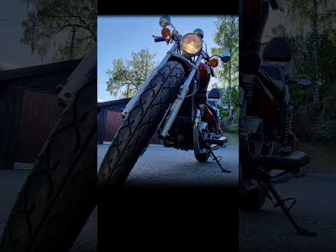 کروزر دهه نود کنار نوه اش موتورسنگین هر دو زیبایی خودشون را دارند