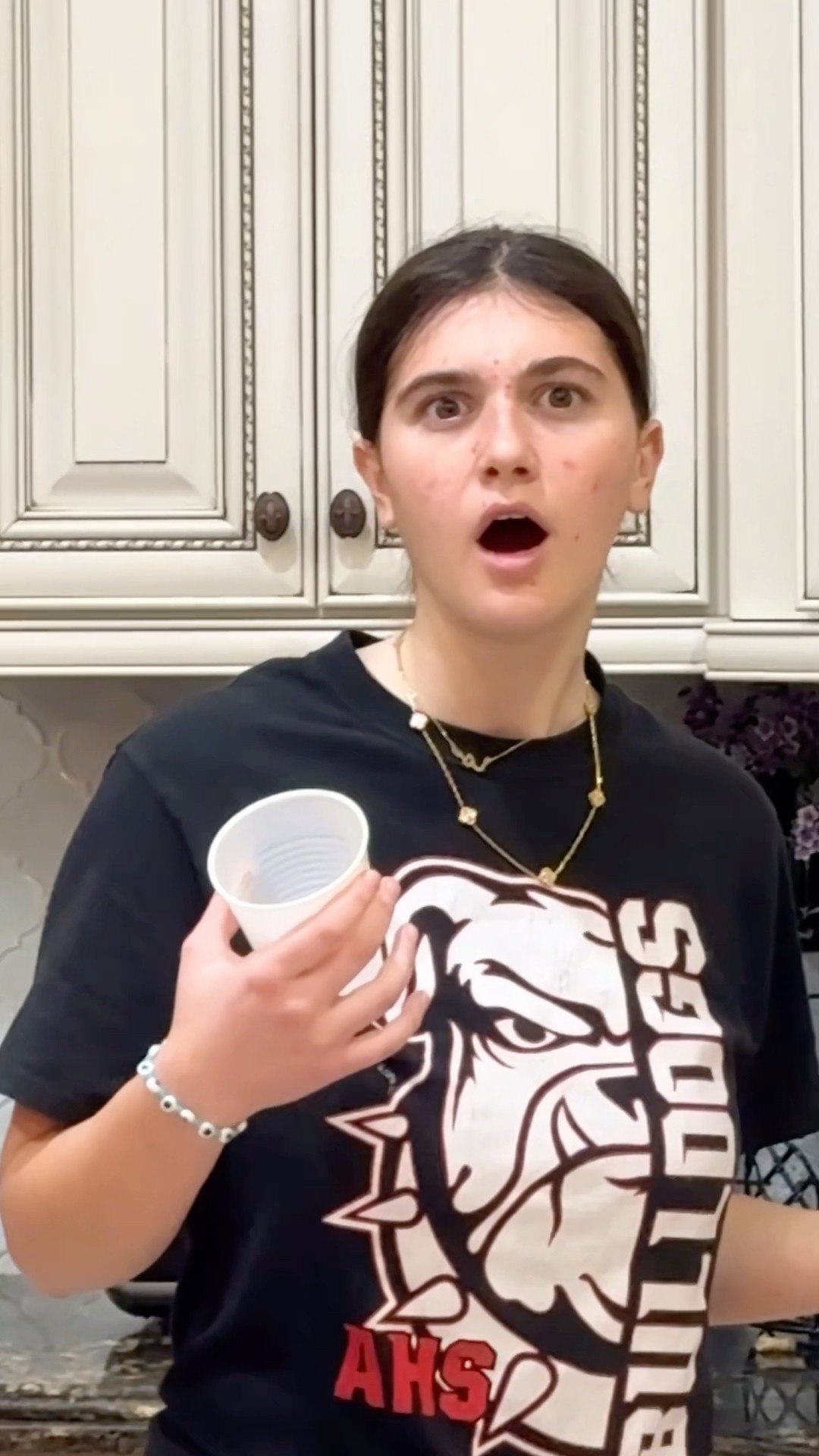 She fell for the dumbest Ramadan prank ?