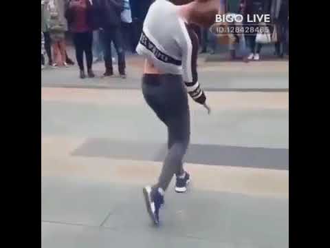 دةبا كةجةكانى كووردستان نمايشي كى وابكةن بةس دةزانن خؤيان جوان بكةنو پؤز بةسناپةكة 