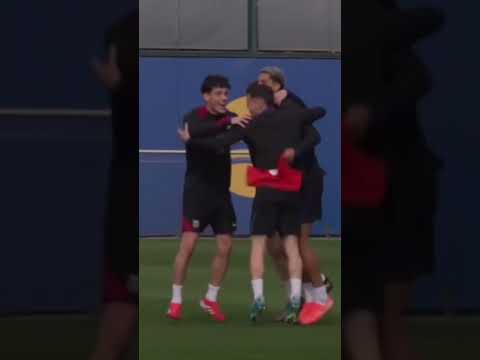 🦋سر نجاح برشلونة هو اانهم عائلة.لا حقد لا ضغينة لا حسابات لا أنانية Barcelone family no selfish