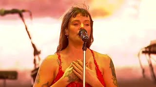 Tove Lo | No One Dies From Love (Live Performance) Chile 2023 Resimi