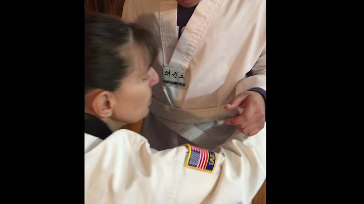 How to tie your belt at Fit2Fight