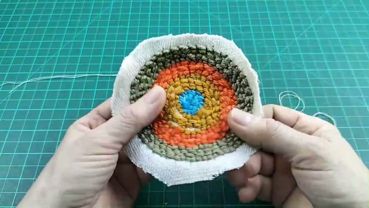 طريقة عمل كوستر و تثبيت الخيط والبطانه بدون استخدام اللصق   punch needle