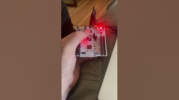 EE3501 Lab5 Video No.2 (LED toggle with rising and falling edge button interrupt)