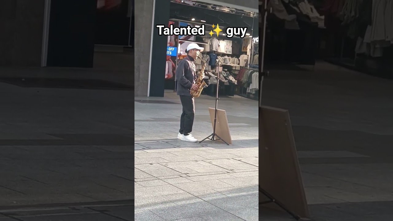 Guy performing on Rundle mall in Adelaide