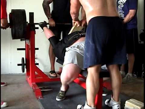 Henry Thomason @ Bad Attitude Gym BP Training 735 for Pro/Am 2010 Powerlifting Meet