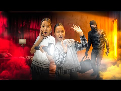 Шұлық киген жалаңаш қыздың жеке суреті