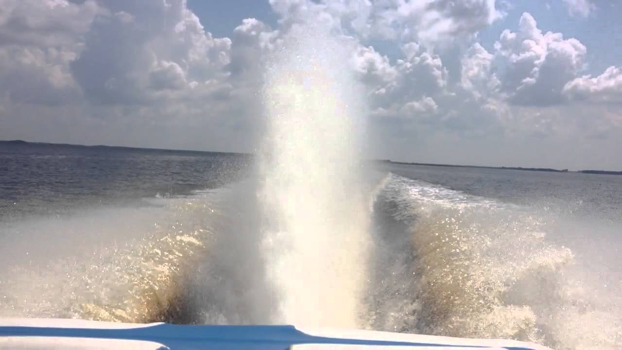 BIG Rooster Tail shooting up water in my 454 JAWS High Performance Speed  Boat 