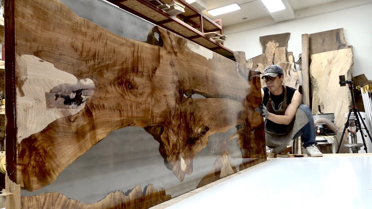 ⁣Process of Making a Resin Table from Maple Tree grown in the Pacific by Korean Carpenter.