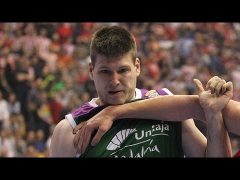 #hatmakers Block of the Night: Jack Cooley, Unicaja Malaga