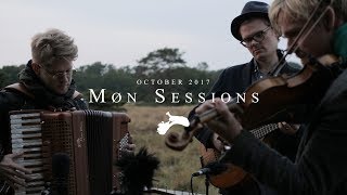 DREAMERS' CIRCUS : City Gardens : Møn Sessions : October chords