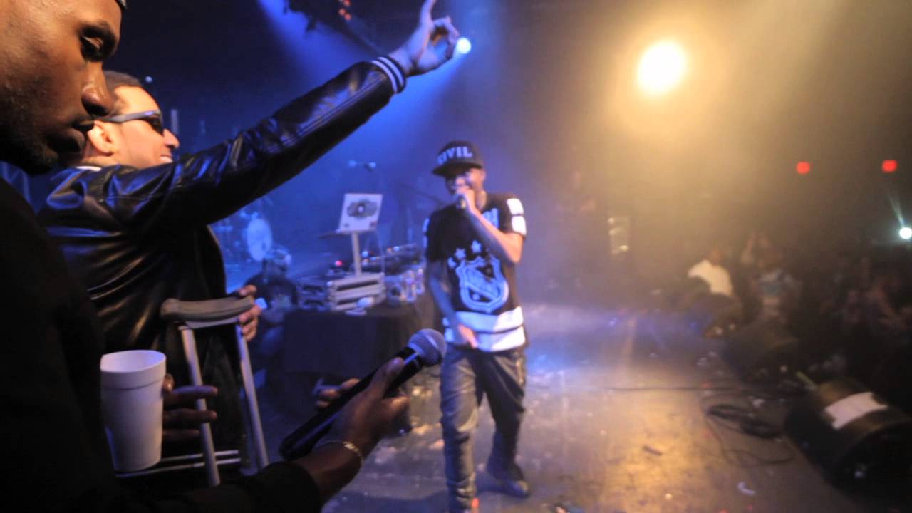 Tory Lanez Brings Out Bun B & Kirko Bangz (On Crutches) In Houston - YouTube