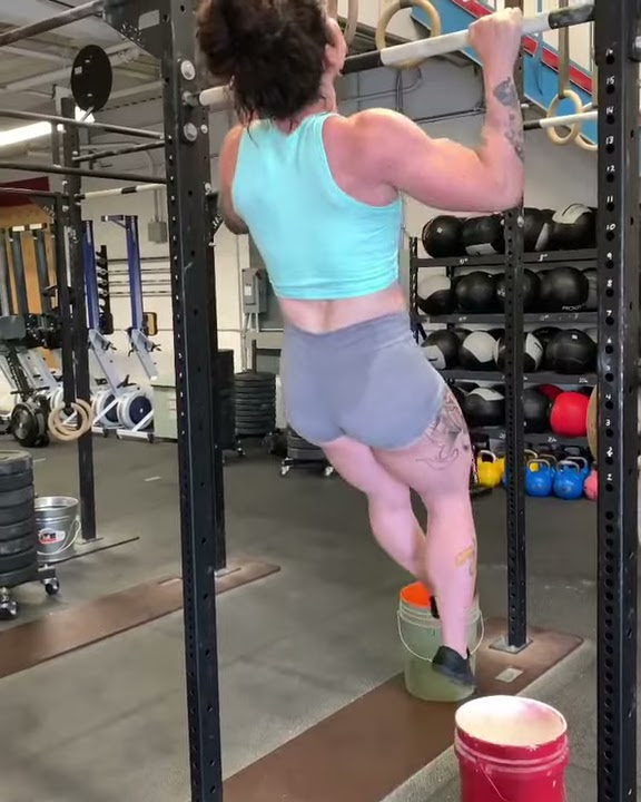 Natasha Aughey Pull Ups Fitness motivation