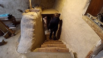 Off Grid Earthbag Workshop Part 76 Cob And Oak Hobbit Staircase