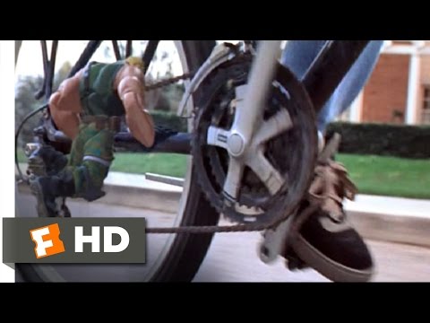 Small Soldiers (5/10) Movie CLIP - Bicycle Chase (1998) HD