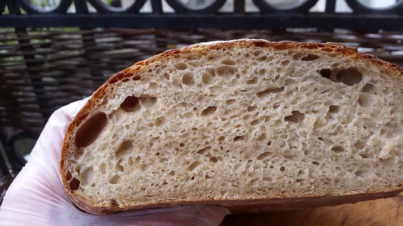 Хлеб на закваске простой рецепт. Хлеб на закваске. Опара для хлеба. Выпечка хлеба на закваске в духовке. Пшеничный хлеб на ржаной закваске.