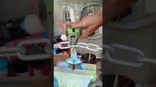 This craftsman only uses chain pliers and a hammer