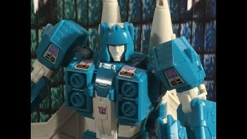 Video Review of the Transformers Titans Return Slugslinger