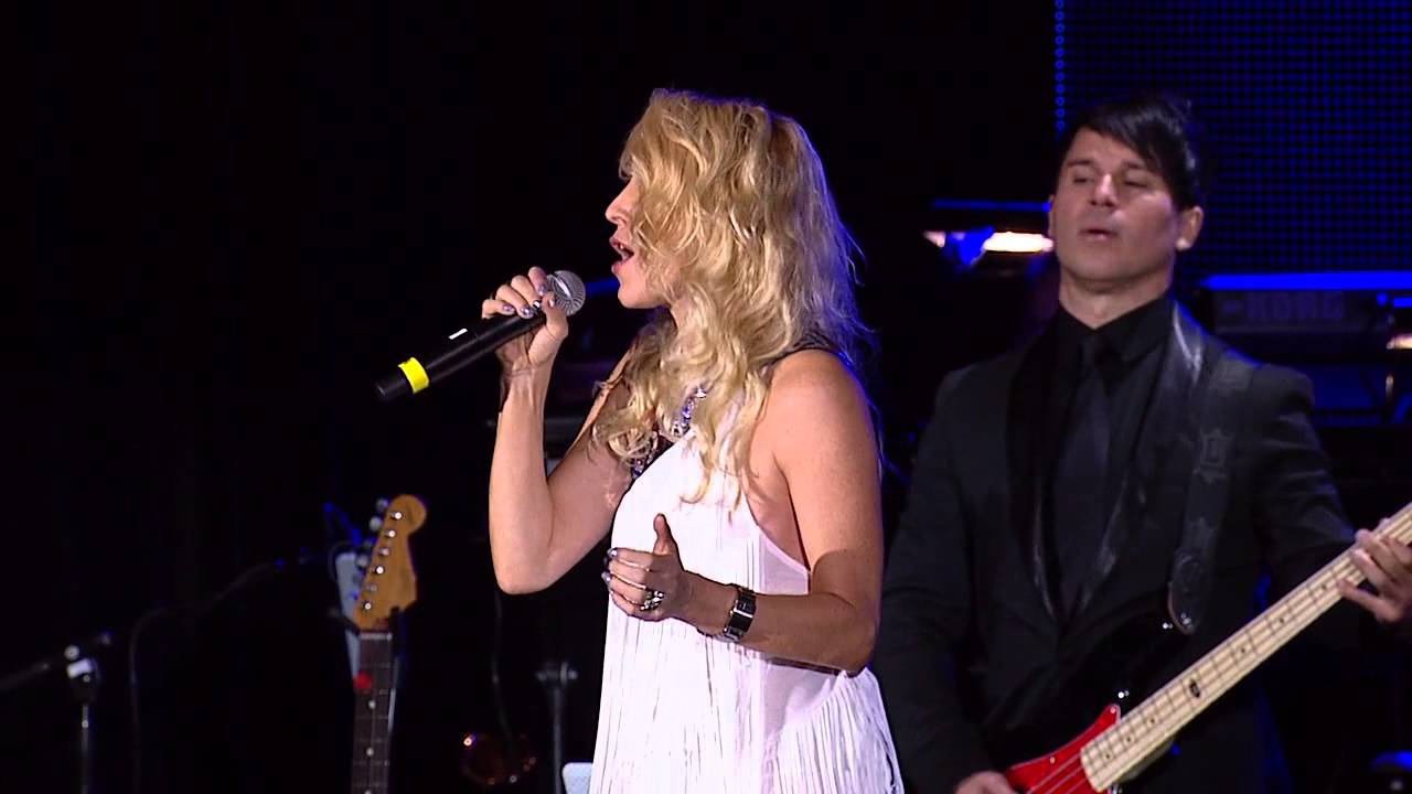BT performs with Jes at The 29th Annual NAMM TEC Awards.
