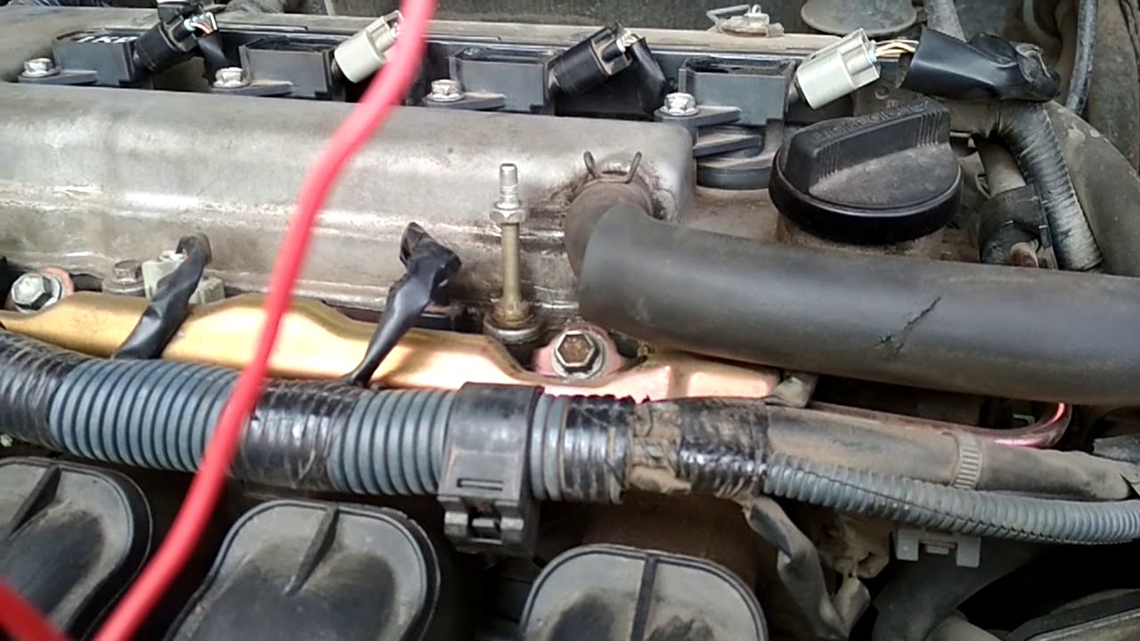 Диагностика Тойота Королла. Работа вакуумметром, дымогенератором и ...