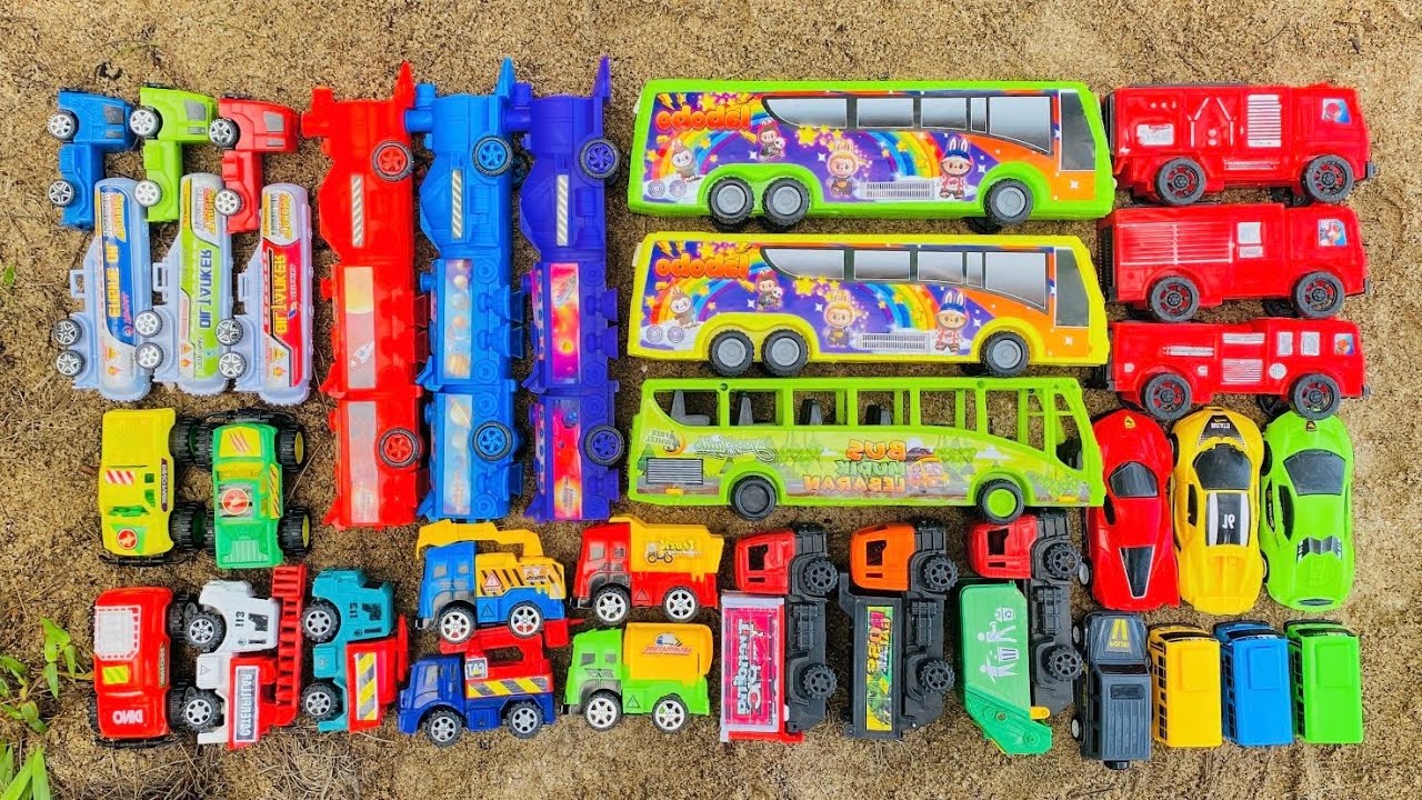 MENEMUKAN MAINAN UNIK DI PINGGIR PANTAI. ROBOT POWER RANGERS, ULTRAMEN ...