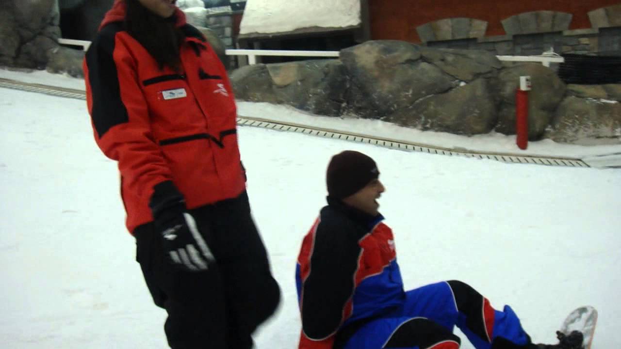 My first snowboarding lesson at Ski Dubai, Mall of the Emirates YouTube