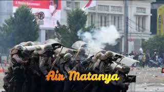 Demo Tolak Omnibuslaw Backsound 'Jangan Menangis Indonesia' Harry Roesli
