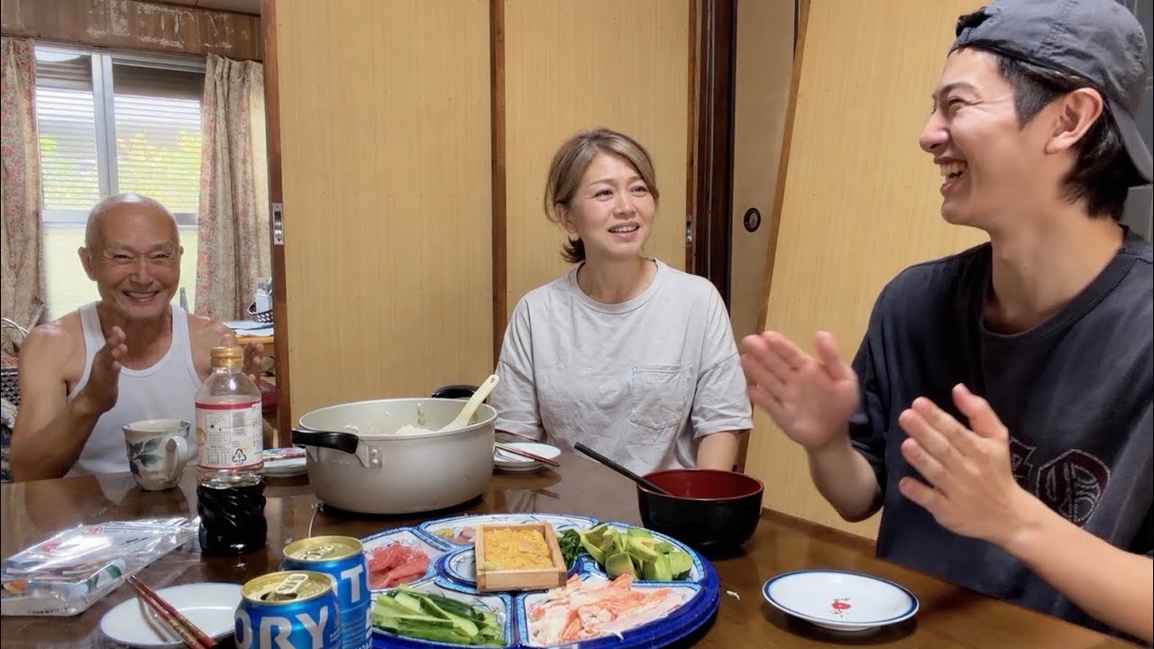 母が60歳になったので、90歳のおじいちゃんと誕生日を祝いました。