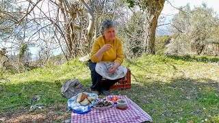 Η ζωή σε ένα έρημο χωριό της Ευρυτανίας | Life in a deserted village | Greek Village Life