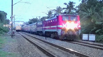 Twin WAP-4 Loco Led Howrah-Azimganj Exp crosing WAP-7 Loco Led Jangipur-Sealdah Exp | Indian Railway