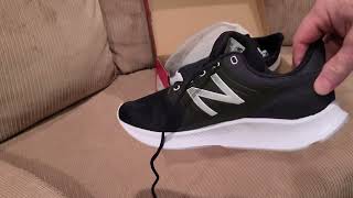 Unboxing and try on: New Balance Men display picture 1