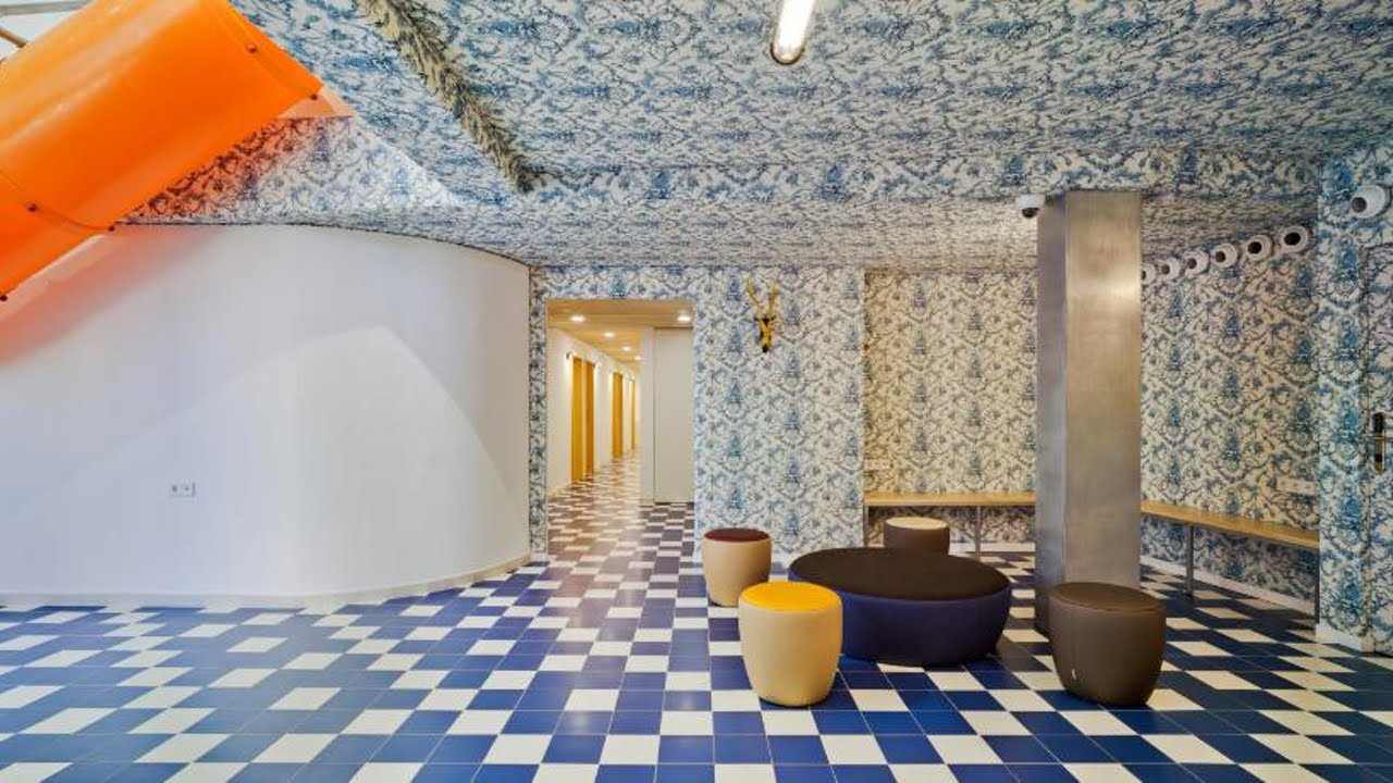Loop Inn Hostel Cartagena - YouTube