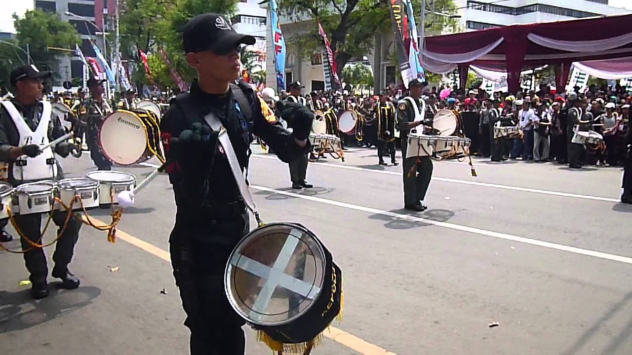 Marching Band Akpol Pawai FFI 2013 Semarang