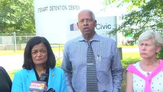 Five members of Congress tour Stewart Detention Center, cite concerns over conditions