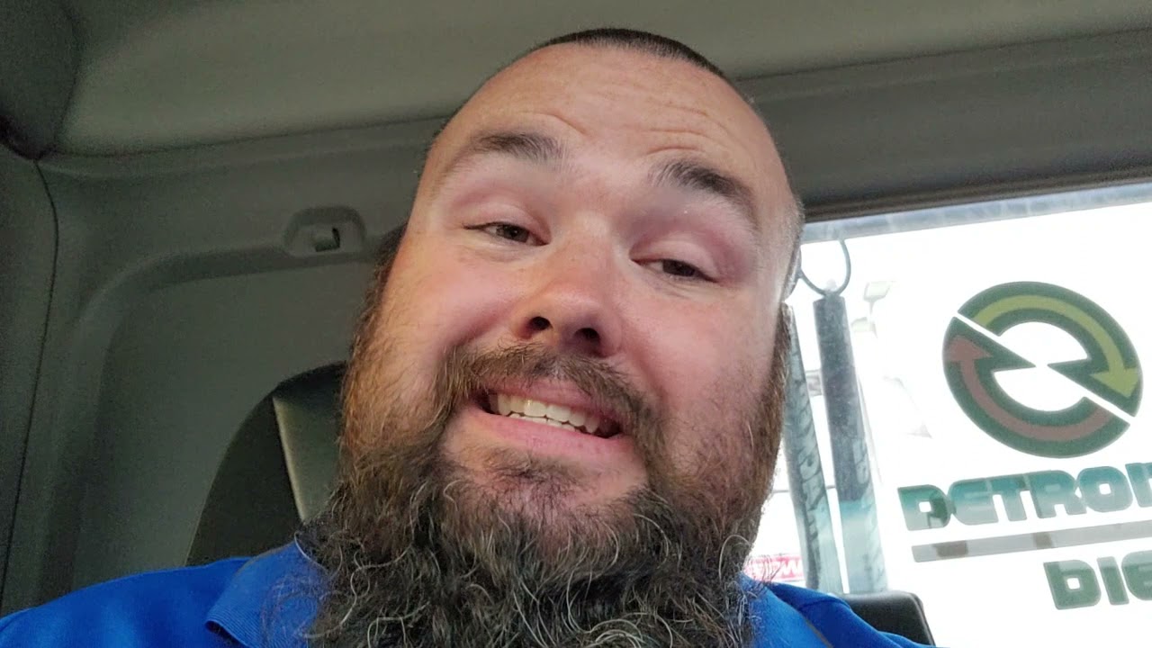 Сколько заработал мой грузовик с апреля? Перевозка топлива по местным ценам.