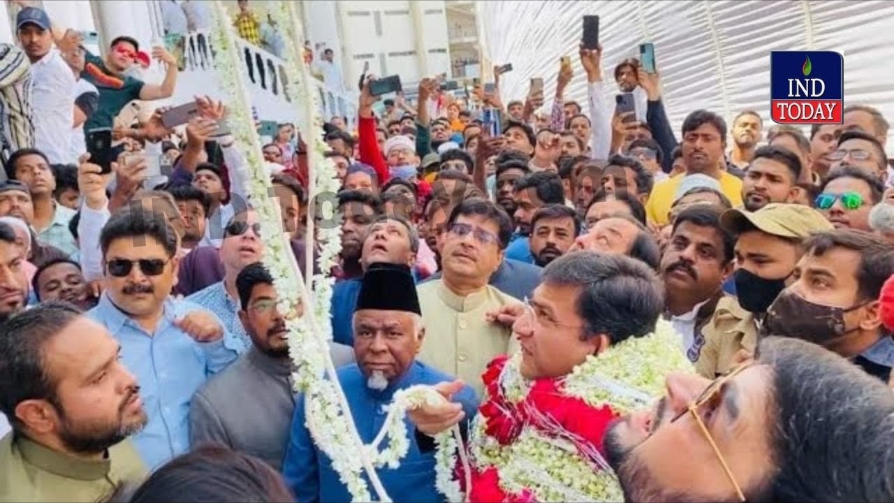 Akbar Owaisi Hoists Party Flag on AIMIM 64th Foundation Day IND TODAY