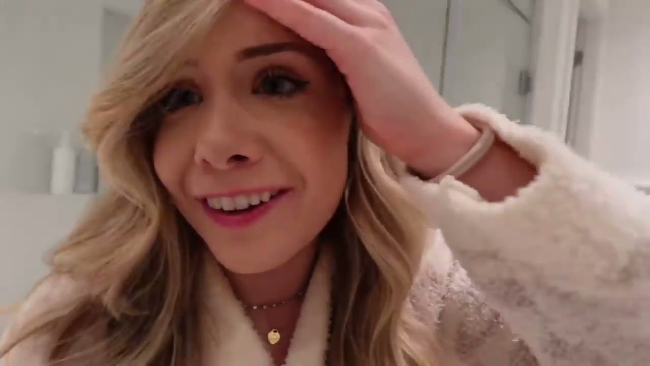 The Besties! DO NOT PLAY THE BATH GAME AT 3 AM