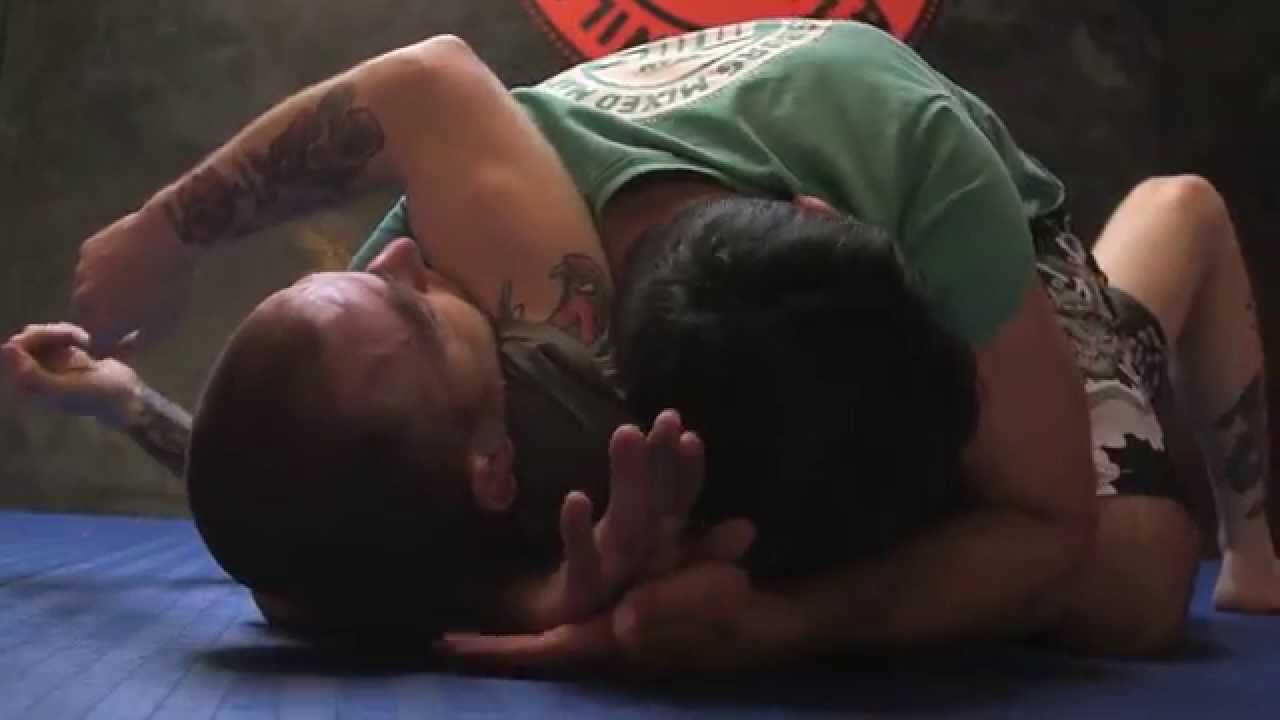 Head and arm choke - Brazilian Jiu-Jitsu techniques - YouTube