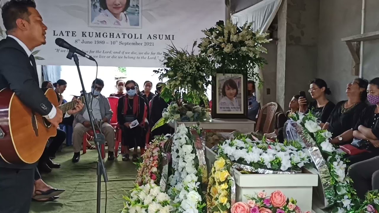 Mr. Nguvito(Ato) singing original composition for beloved fiance Kumgha(Tolibo)on 11th Sept 2021.