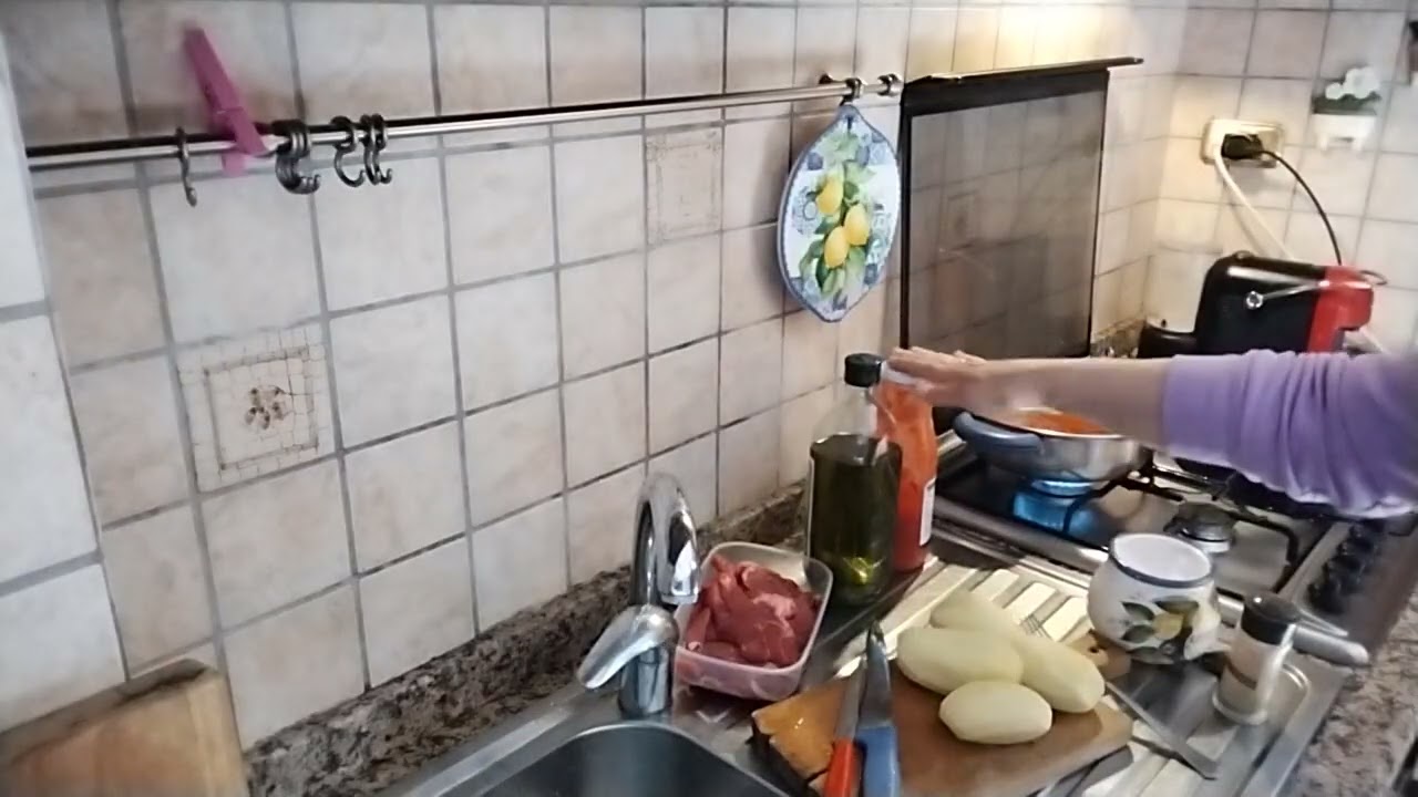 Вкусная Сицилийская еда. Мясо аля пиццайола.