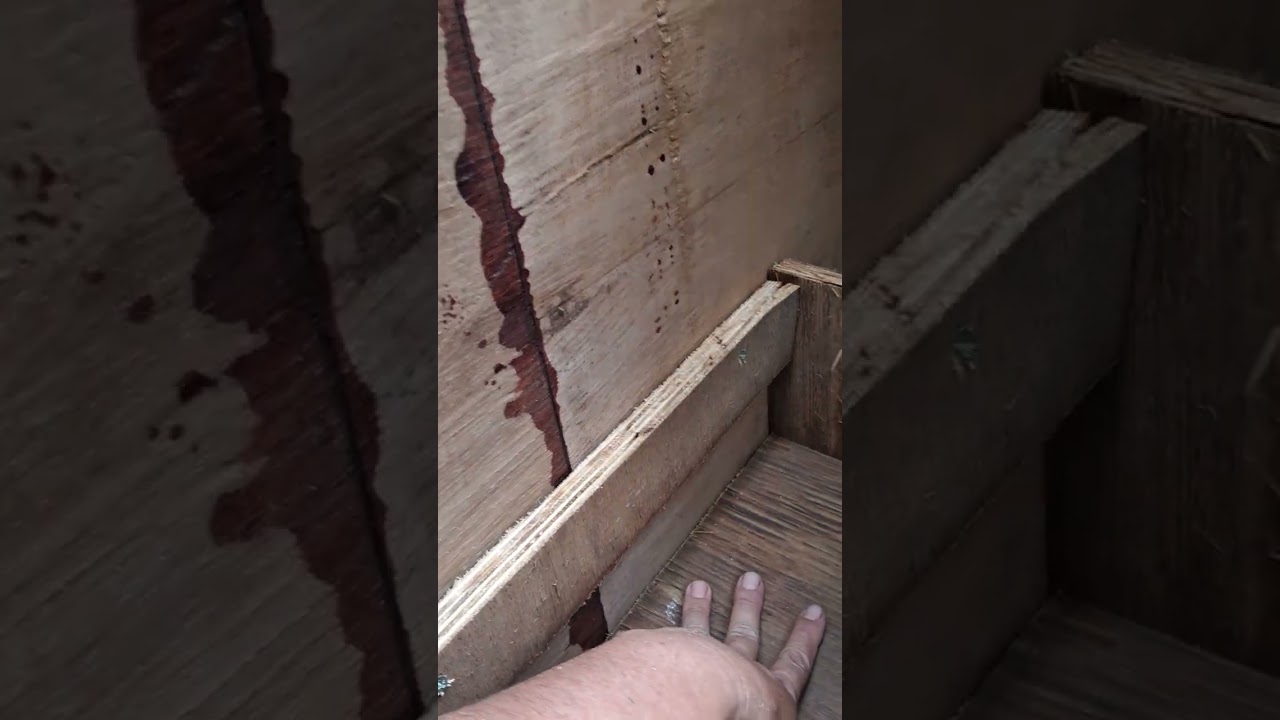 Minha casinha de ferramentas,  feita com compensado de carreta.