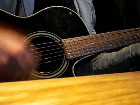 Maik Vollberg sings Be Somebody by Kings of Leon (Cover)