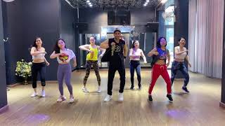 Solo Zumba - Omar Montes, Ana Mena, Maffio | Dance Workout | Dance Fitness | Letra 2021 Resimi