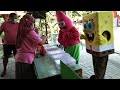 COSPLAY PATRICK STAR & SPONGEBOB SQUAREPANTS BELI ES CAPCIN,  ES TEH & GORENGAN - NGOMONG APIK-APIK