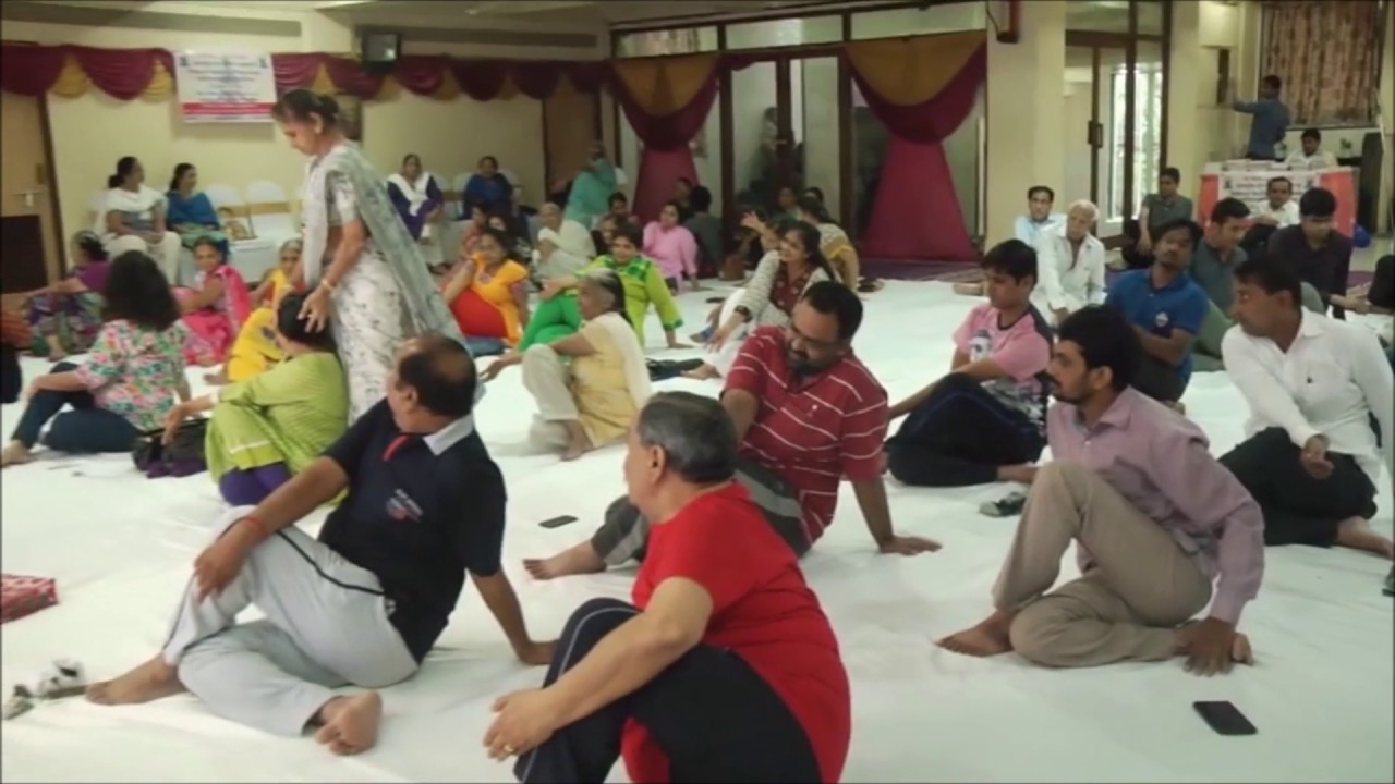 Ardha Matsyendrāsana yoga para niños