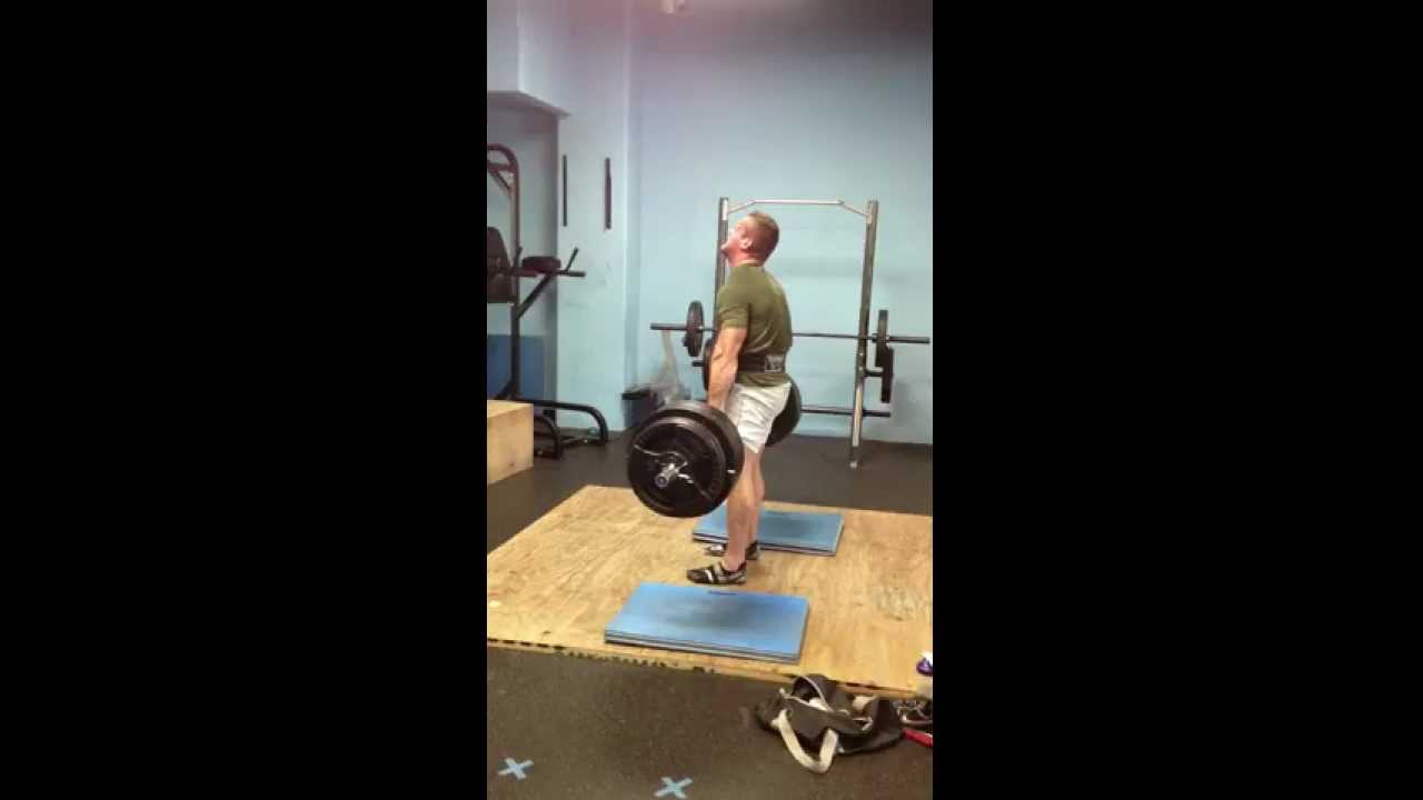 New PR. Deadlift 590lbs! (shit form but a pr none the less)