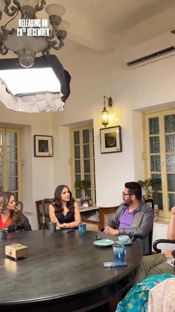 Off screen আড্ডা session-এ team #Shontaan #rajchakarborty #subhashree #ritwick #bengalishorts