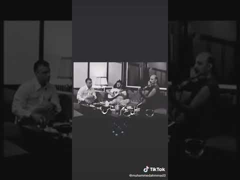 قاعدين في بيتنا يطلعوا و يجيبو في سرتنا