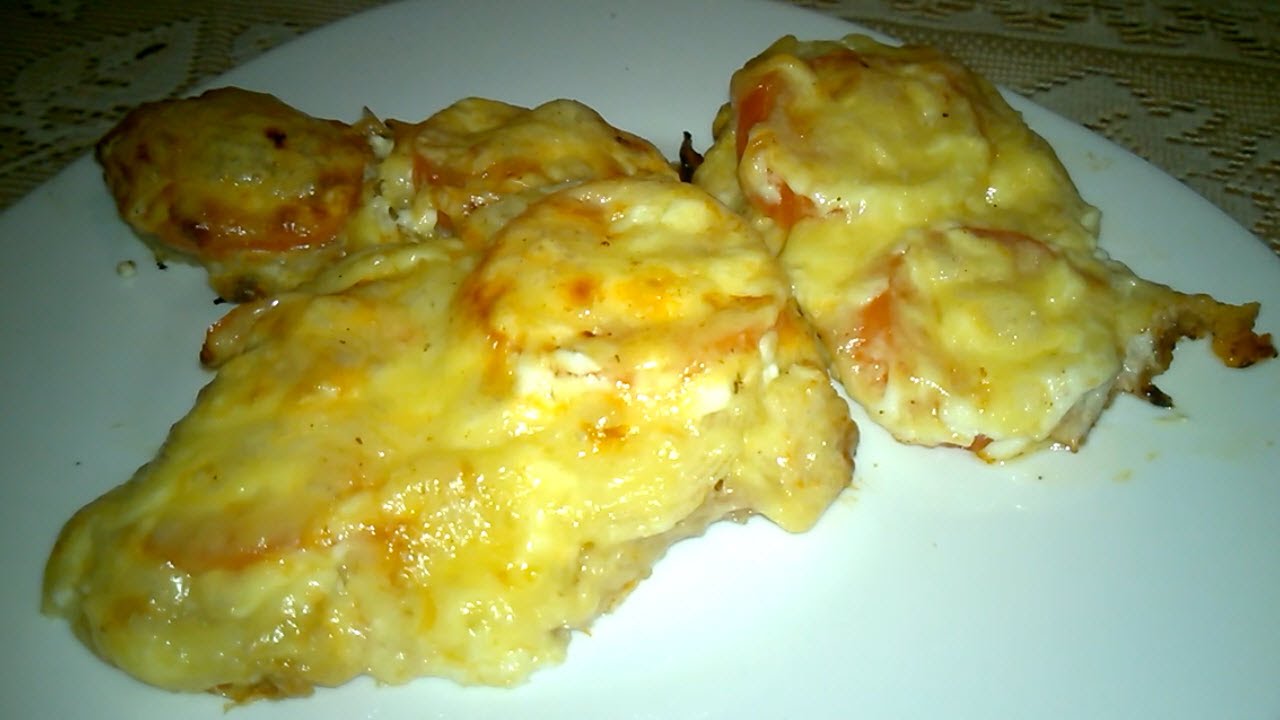 Bake Pork Chops in Oven (with onions, tomatoes, cheese) - Russian ...