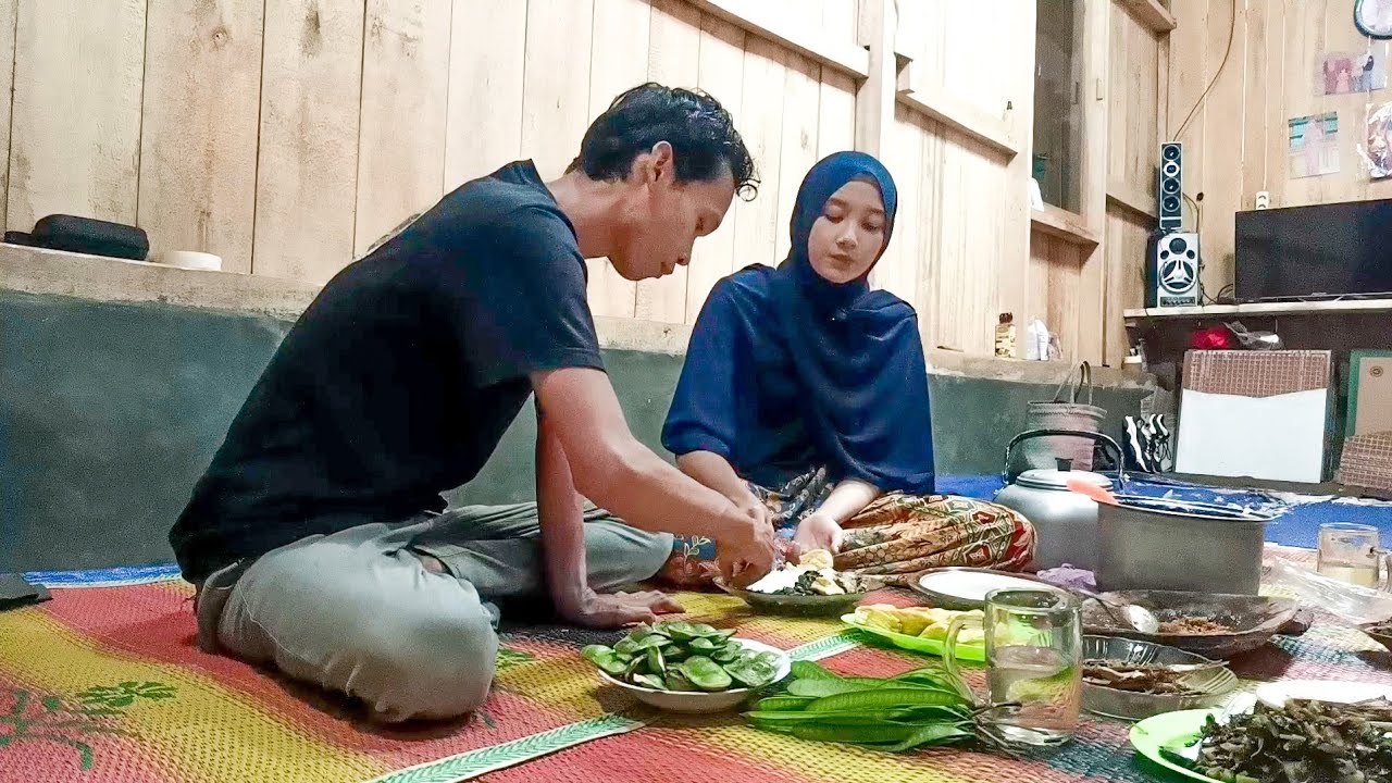 ALHAMDULILLAH BUKA PUASA PERTAMA A BAYU BERSAMA NENG PUNKY